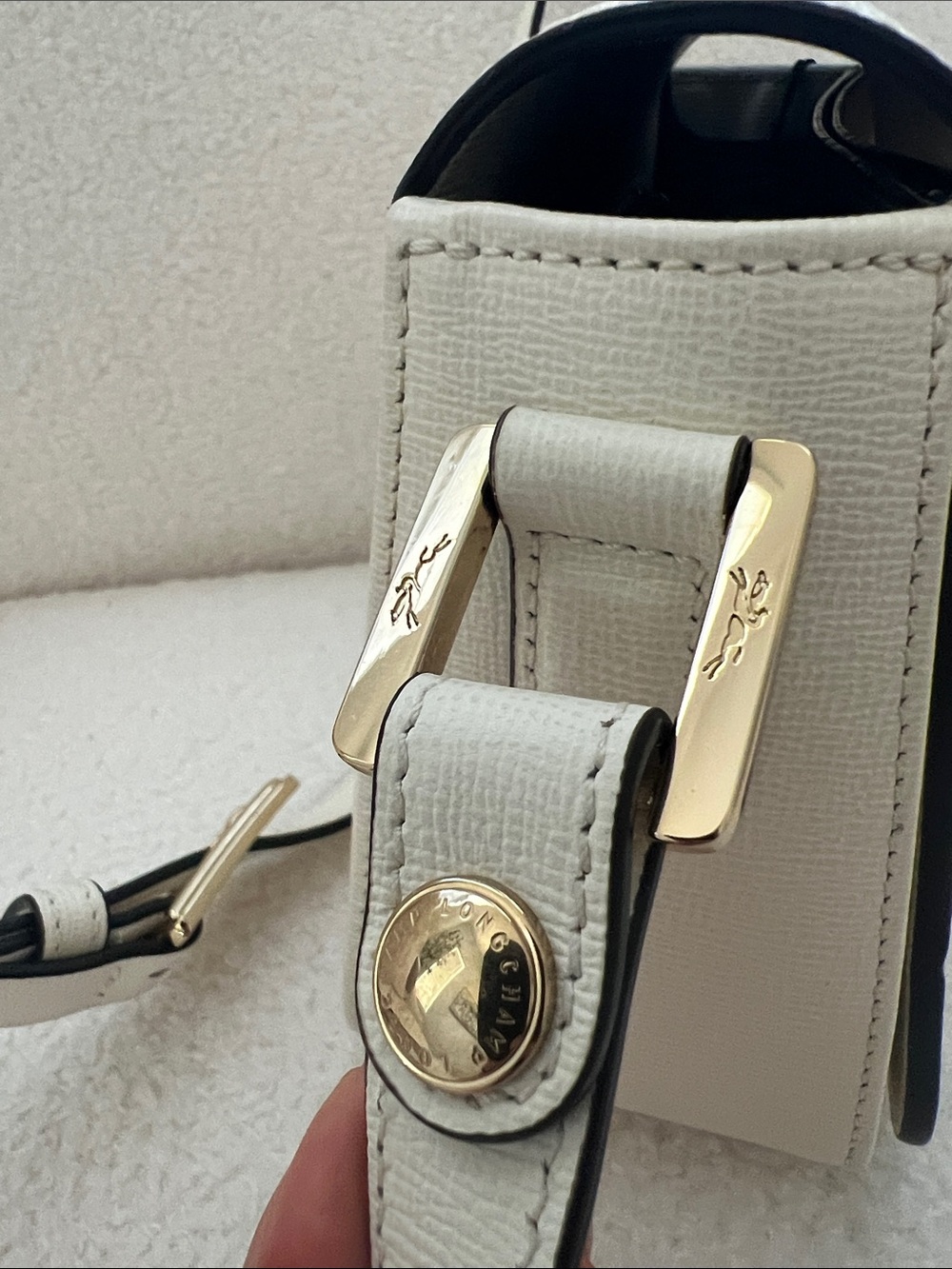 Authentic Longchamp leather Cream Crossbody with gold hardware - Picture 3 of 12